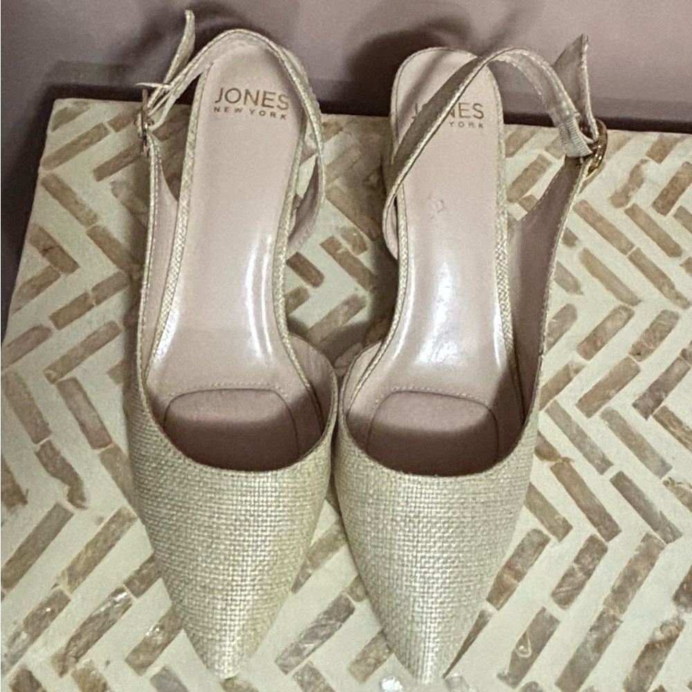 Jones New York Women's Beige Slingback Heels